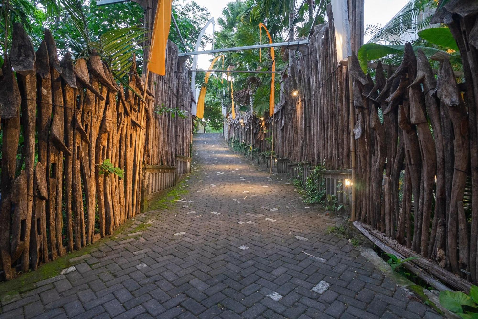 Nayaka Living Ubud Exterior photo